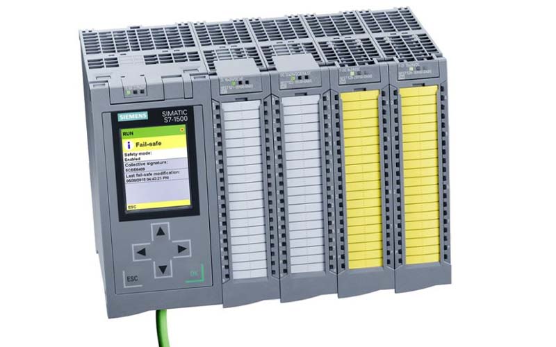 PLC چیست و چه کاربردی دارد